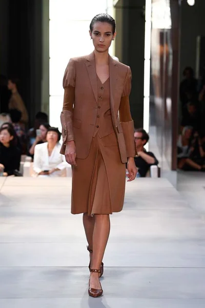 Look 38